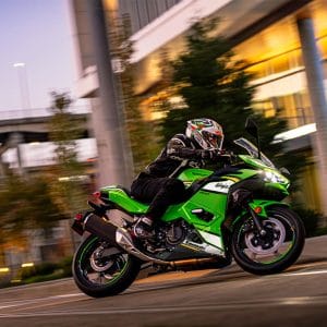 2025 NINJA® 500 SE KRT EDITION ABS Gallery 5 300x300
