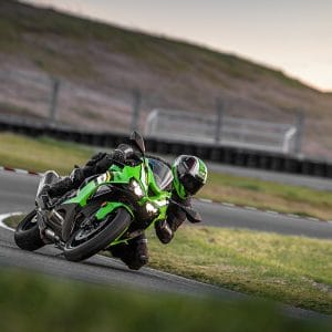 2025 NINJA® ZX™ 6R KRT EDITION Gallery 2 300x300