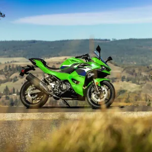 2026 NINJA® 500 Lime Green Gallery 1 300x300