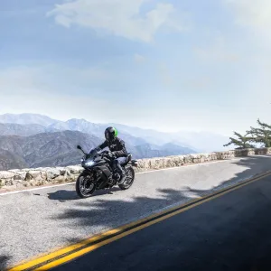 2026 Ninja® 650 Metallic Flat Spark Black Metallic Carbon Gray Gallery 5 300x300