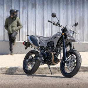2025 klx®230sm abs