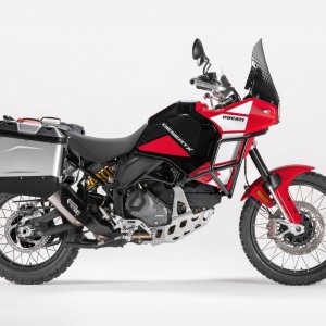 ducati desertx discovery thrilling black ducati red 2024 main