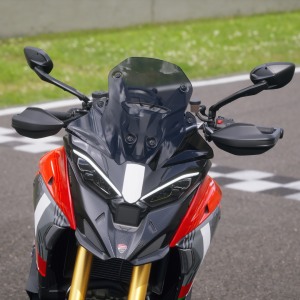 ducati multistrada v4 pikes peak livery head